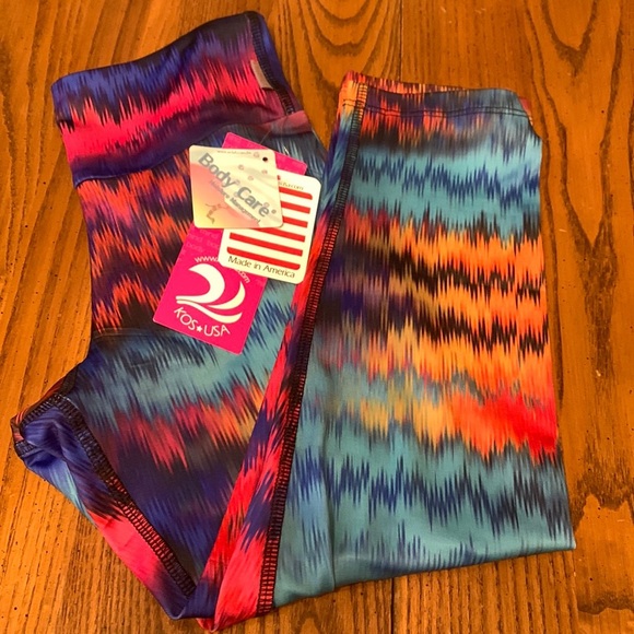 NWT KOS USA Colorful Cropped‎ Style Leggings Size Small - Picture 1 of 4